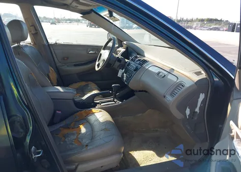 1998 Honda Accord Ex z USA, uszkodzony, nr VIN 1HGCG5650WA138022